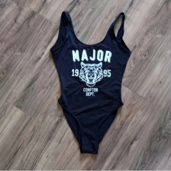 Forever 21 Black White Tiger Graphic Athletic 1 Pc Swimsuit Size M - Picture 1 of 8